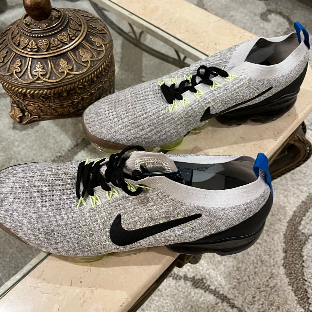 Men’s Nike shoes